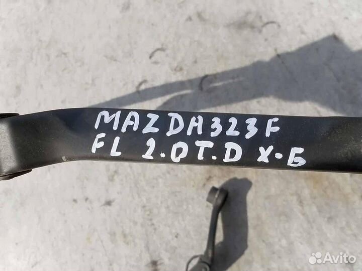 Поводок дворников правый Mazda 323F BJ