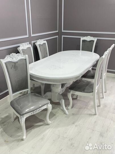 Столы и стулья