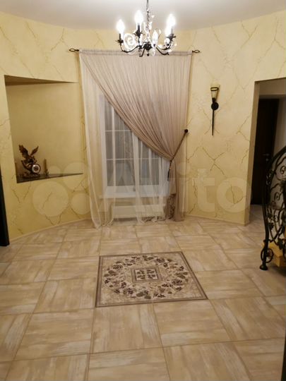 Дом 290 м² на участке 20 сот.