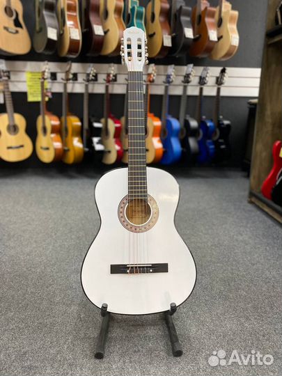 Гитара классическая белая