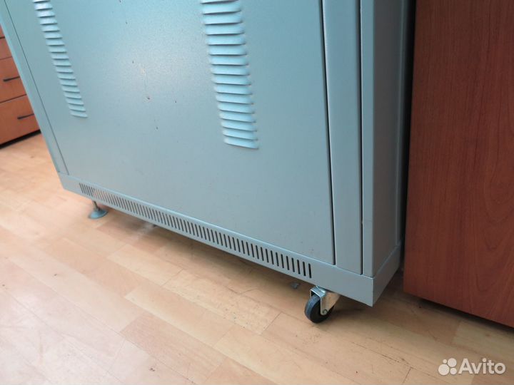 Шкаф серверный телекоммуникационный 19