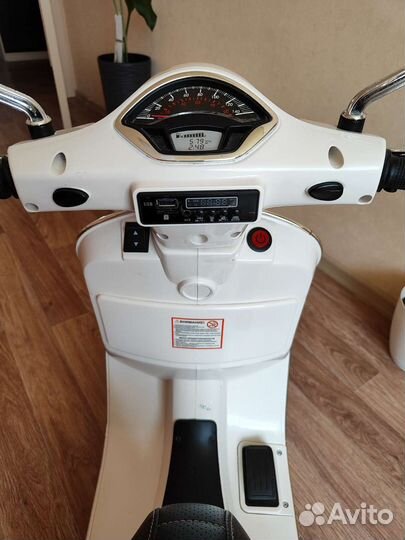 Детский электромотоцикл Weikesi Vespa GTS super