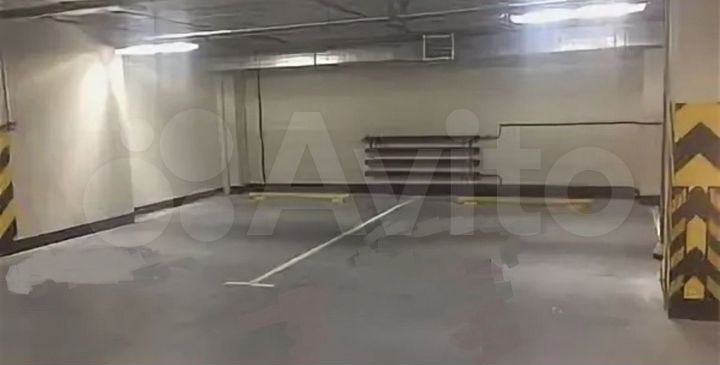 Машиноместо, 30 м²