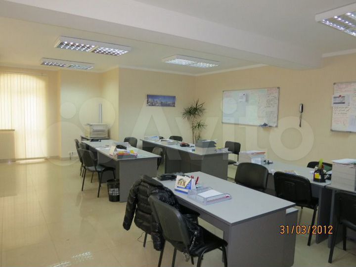 Свободного назначения, 290 м²