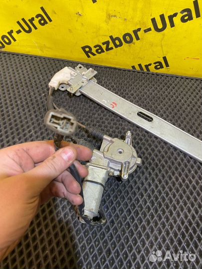 Стеклоподъемник задний правый Киа Спортейдж 1