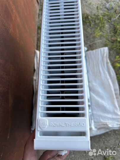 Радиатор Royal thermo с нижним подключением