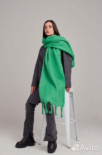 Женский теплый палантин