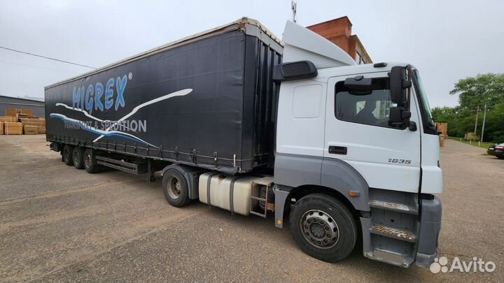 Mercedes-Benz Axor 1835 LS с полуприцепом, 2011