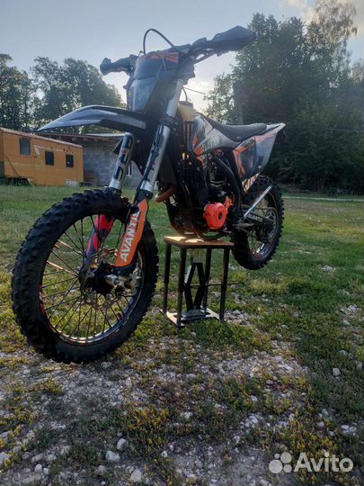 Avantis Enduro 250 Carb Exclusive