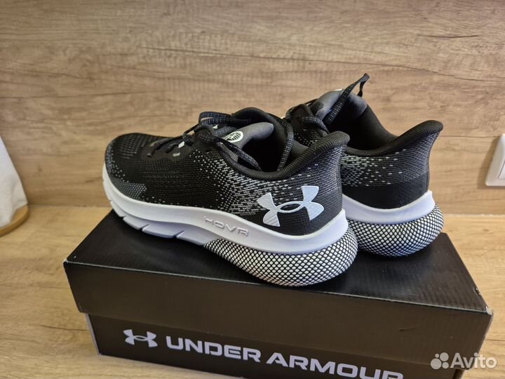 Кроссовки Under Armour hovr turbulence 2