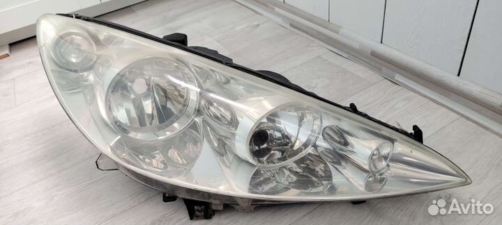 Фара правая peugeot 308