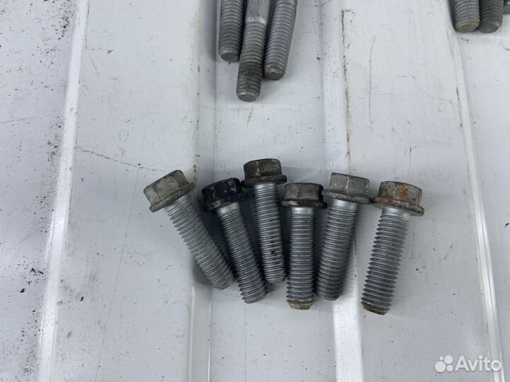 Болты крепления двс и кпп Ford Focus 2 1.6л