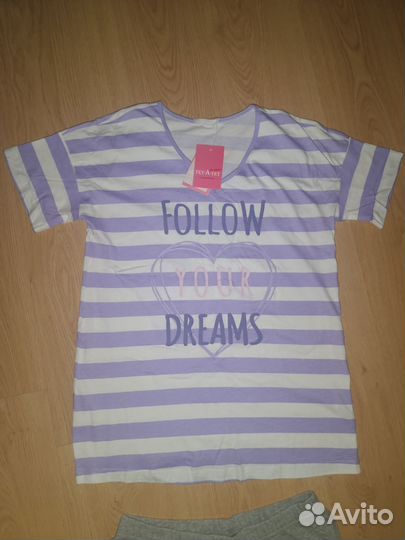 Новый костюм футболка и бриджи