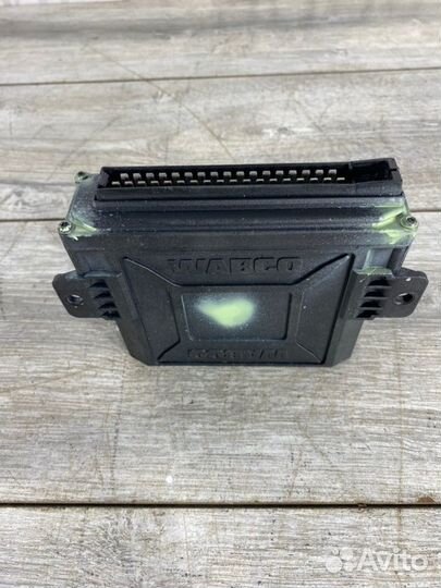 Блок управления пневмоподвеской Renault 420 Dci