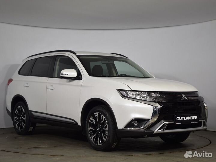 Mitsubishi Outlander 2.0 CVT, 2022