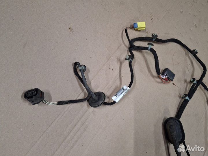 Проводка двери передней левой Volkswagen Passat B6