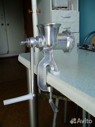 Новая винтажная ручная мясорубка СССР