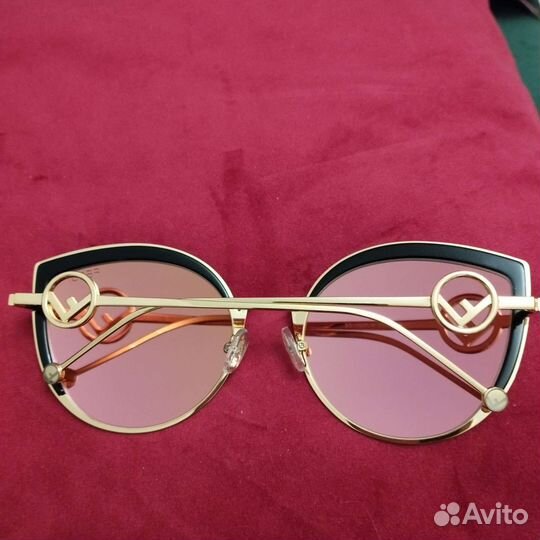 Солнцезащитные очки