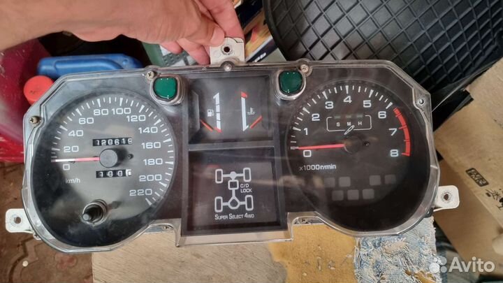 Щиток приборов mitsubishi pajero 2