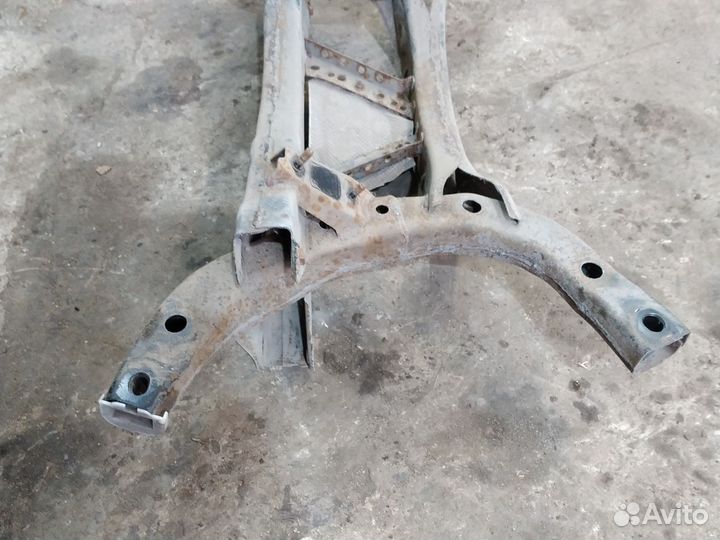 Задний подрамник Мазда 3 бм