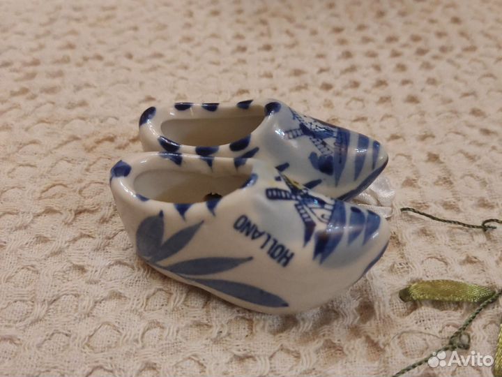 Фарфоровый сувенир Кломпы голандские