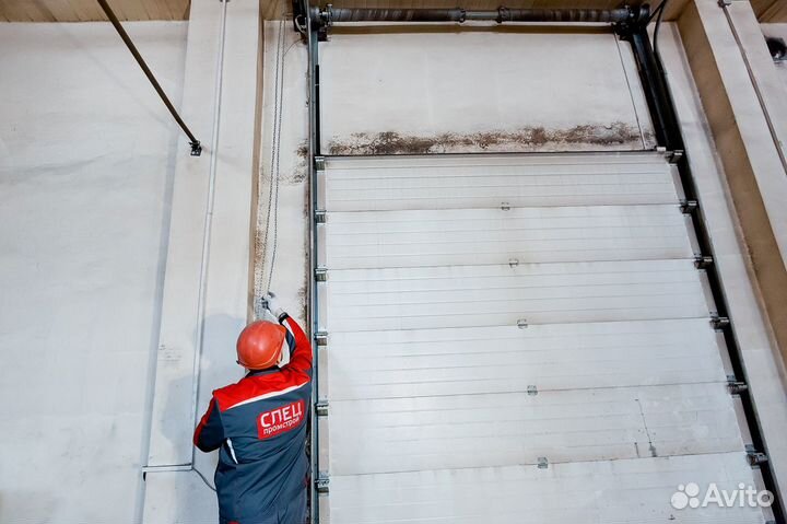 Ремонт промышленных секционных ворот