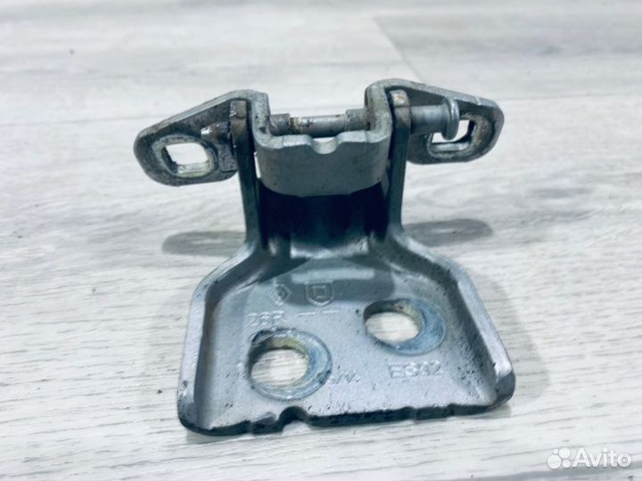 Петля двери Renault Logan 2 седан K4M 2014