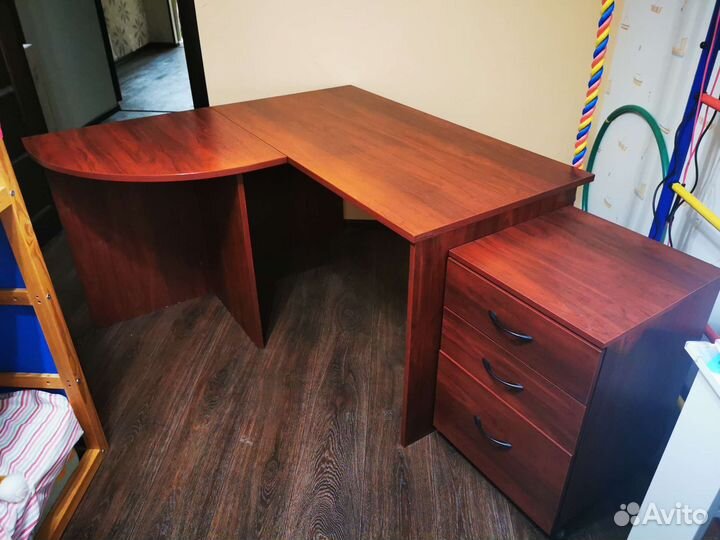 Угловой письменный стол бу