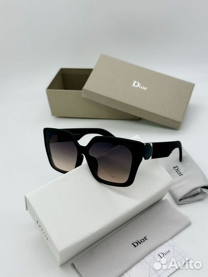 Солнцезащитные очки женские Dior