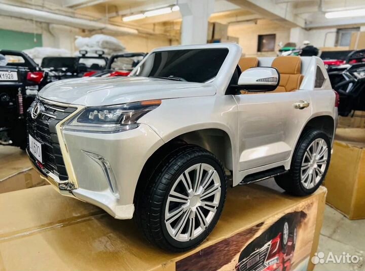 Детская машинка электромобиль