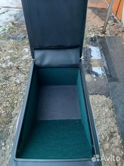 Подлокотник