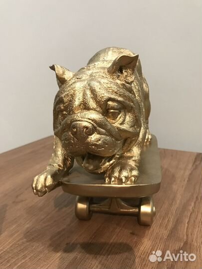 Скульптура собака на скейте Boo Concept