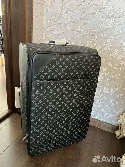 Чемодан на колесах