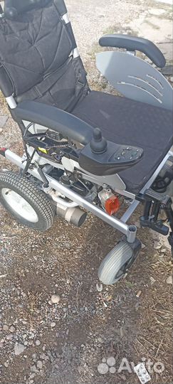 Инвалидная коляска с электроприводом