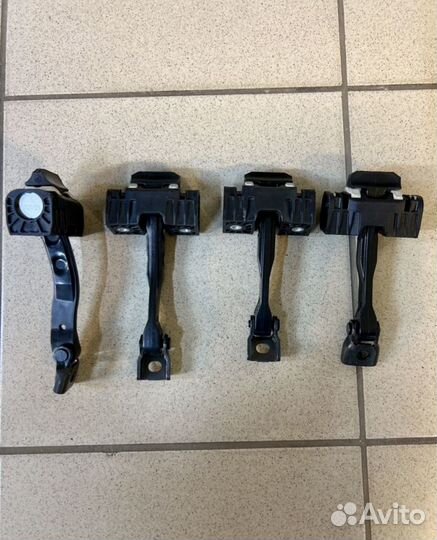 Ограничители дверей Веста