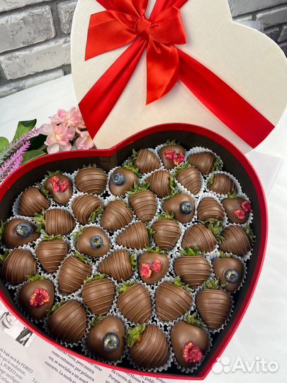Клубника в шоколаде сердце L, клубничный набор