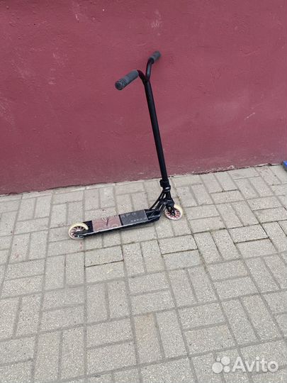 Трюковой самокат кастом в парк