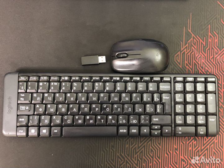 Logitech Wireless Combo MK220 Desktop (920-003169)