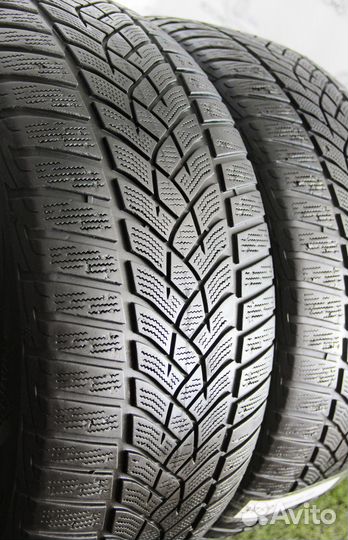 Goodyear UltraGrip Performance 255/45 R18 103V