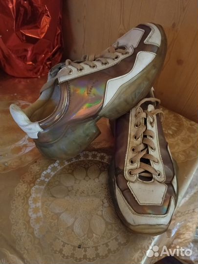 Кроссовки женские