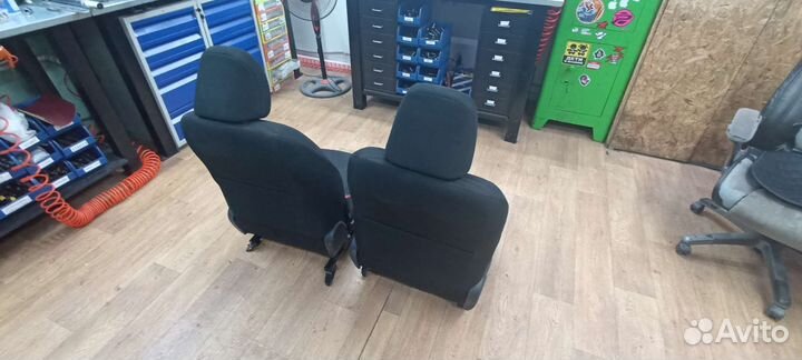 Передние сиденья