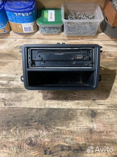 Корпус магнитолы с VW Caravella