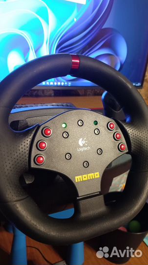 Руль Logitech momo racing