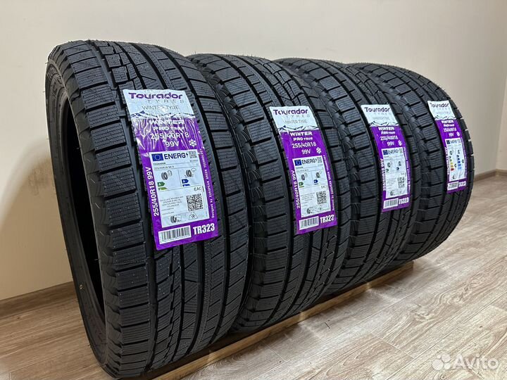 Tourador Winter Pro TSU2 255/40 R18 102V