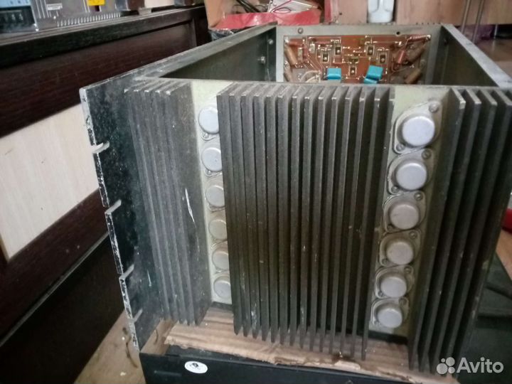 Профессиональный усилитель 2х250 Ватт