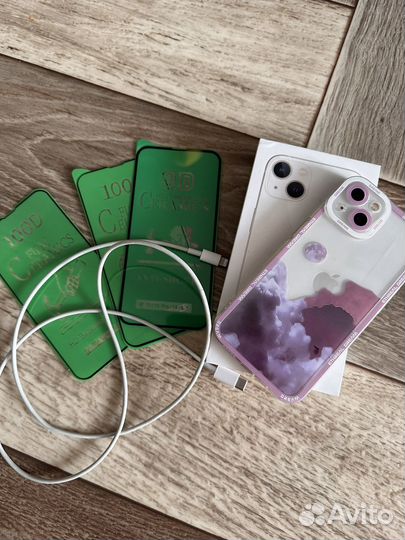 Телефон iPhone 13