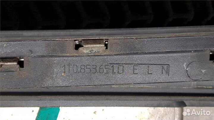 Решетка радиатора Volkswagen Touran, 2010