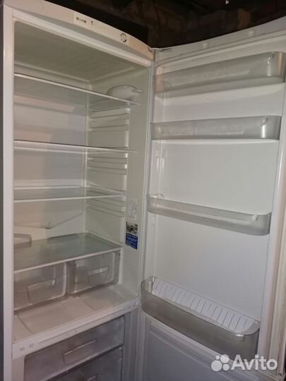 Холодильник Indesit