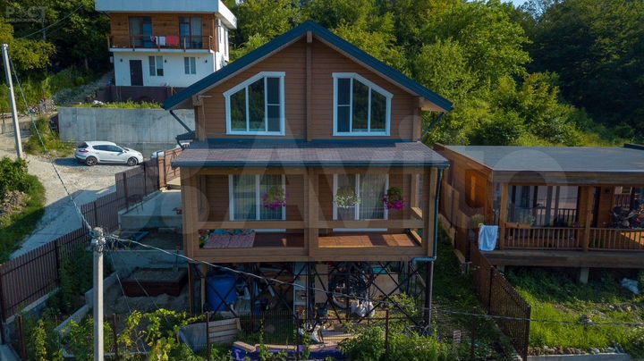 Дом 165,6 м² на участке 3 сот.