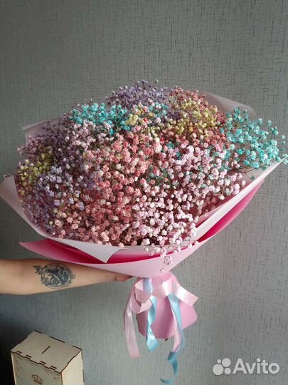 Букет цветов из радужной гипсофилы